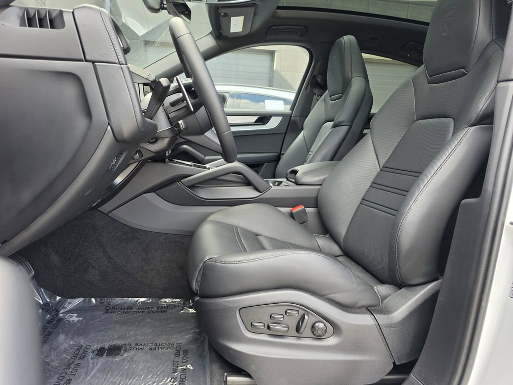 Certified 2026 Porsche Cayenne S AWD/4WD image 16