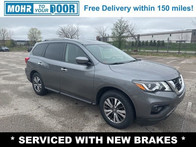 Used 2020 Nissan Pathfinder SV image 3