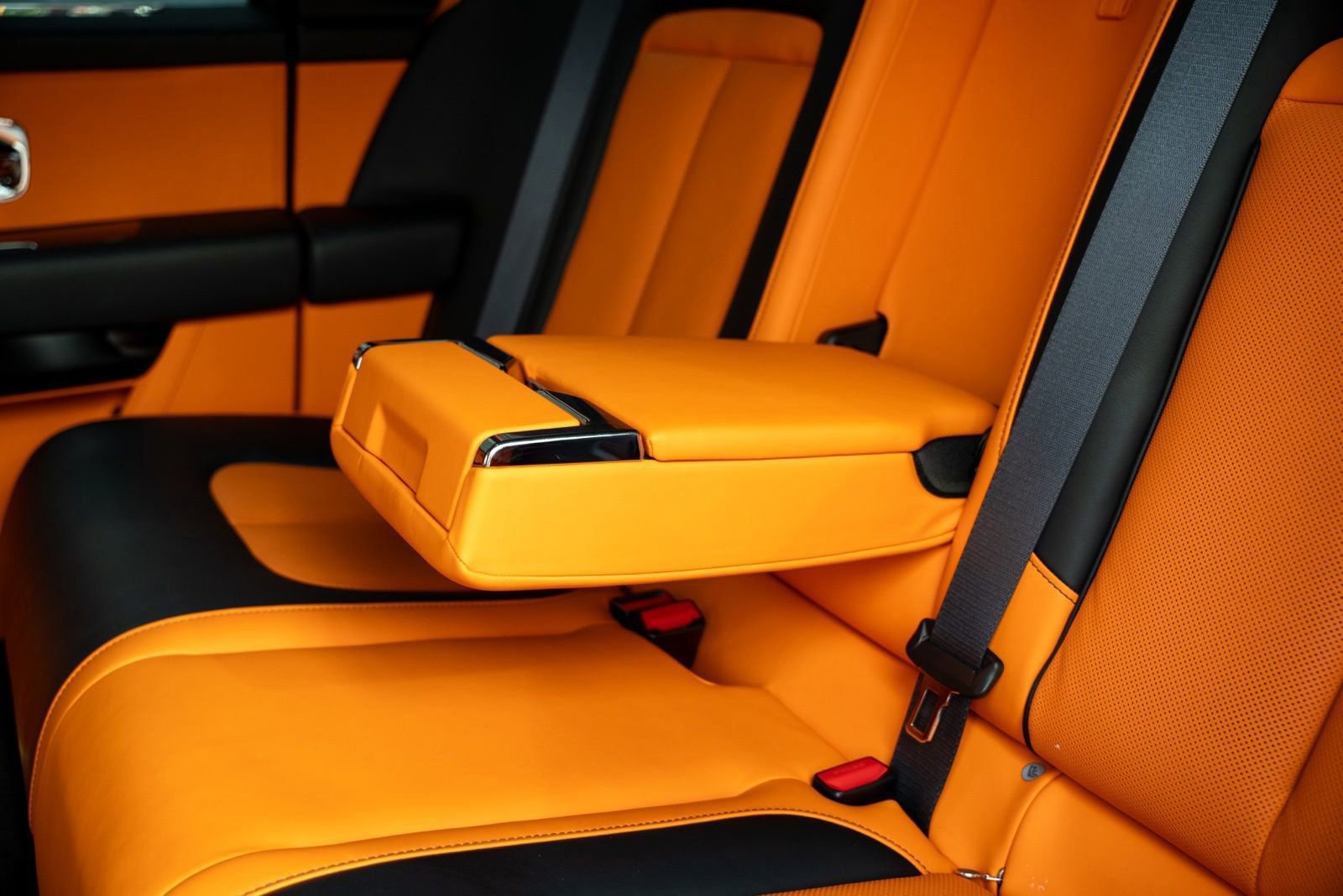 Used 2025 Rolls-Royce Cullinan image 15