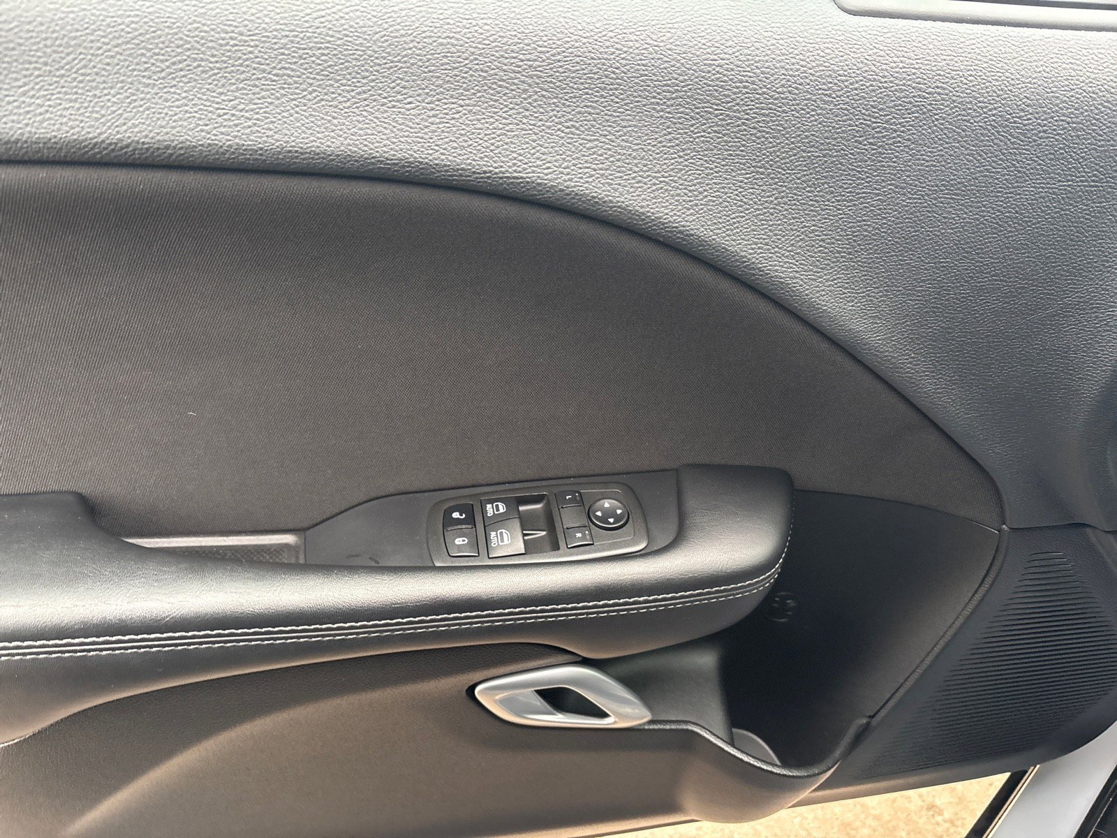 Used 2022 Dodge Challenger GT image 12