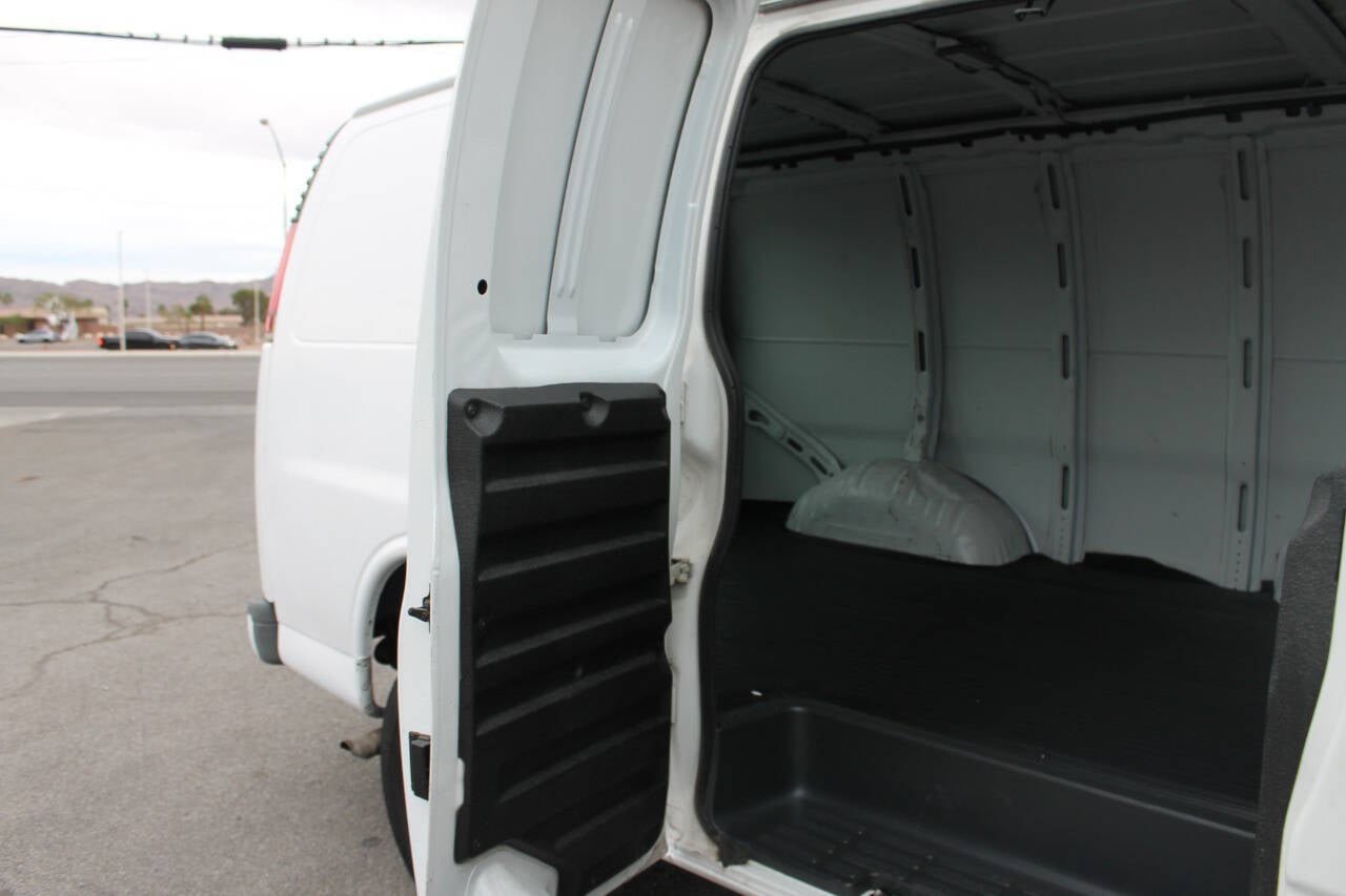 Used 1998 GMC Savana 2500 RWD image 22