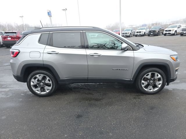 Used 2019 Jeep Compass Limited w/ Safety & Security Group image 9