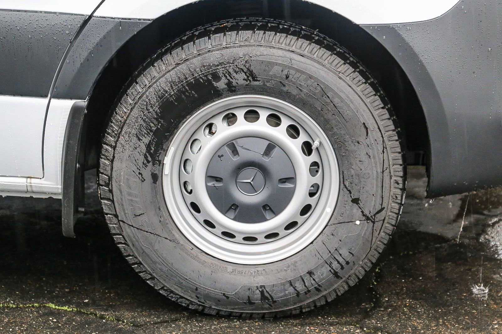 New 2024 Mercedes-Benz eSprinter 170 Cargo image 10