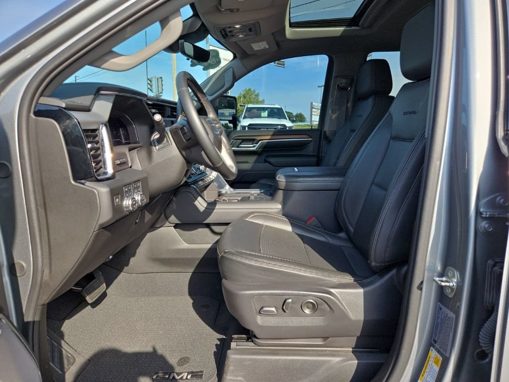 Certified 2024 GMC Sierra 3500 Denali w/ Denali Reserve Package AWD/4WD image 16