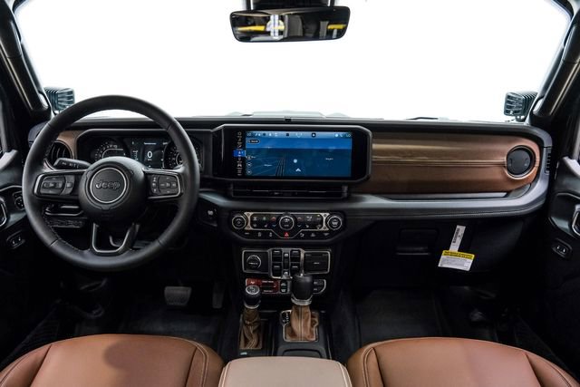 Used 2025 Jeep Gladiator Rubicon w/ Safety Group AWD/4WD image 15