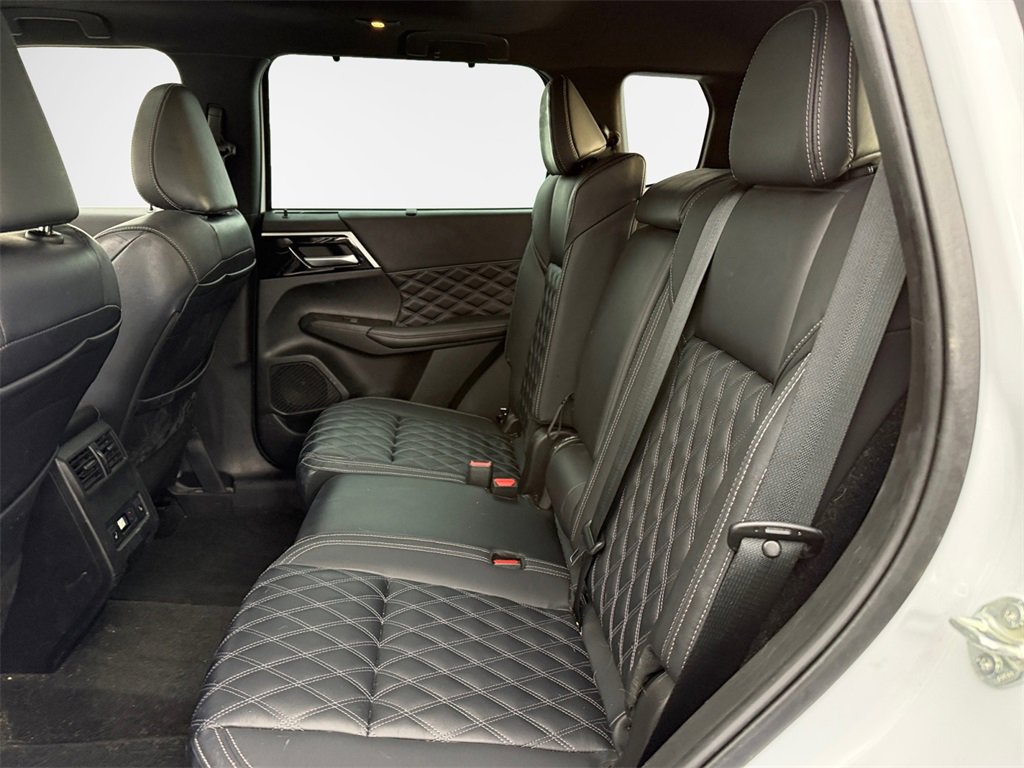 Used 2023 Mitsubishi Outlander SEL Black Edition image 24