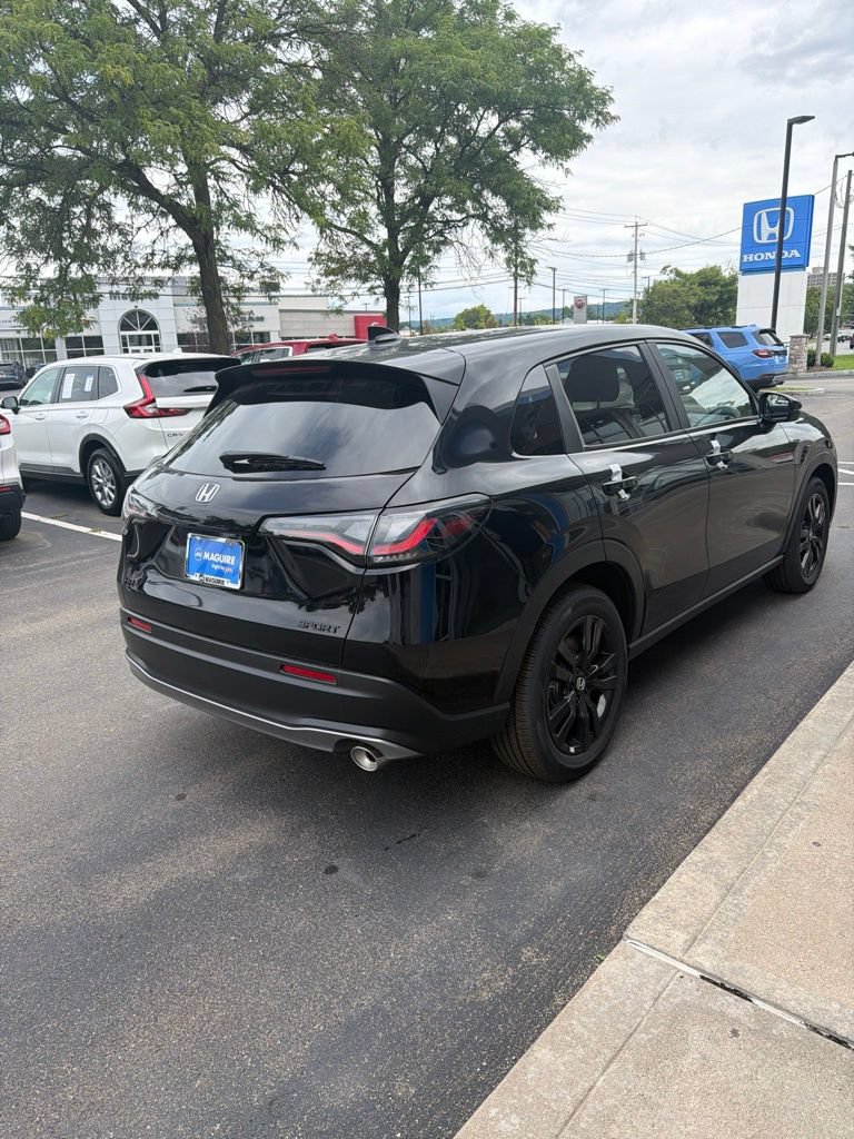 New 2027 Honda HR-V Sport image 4