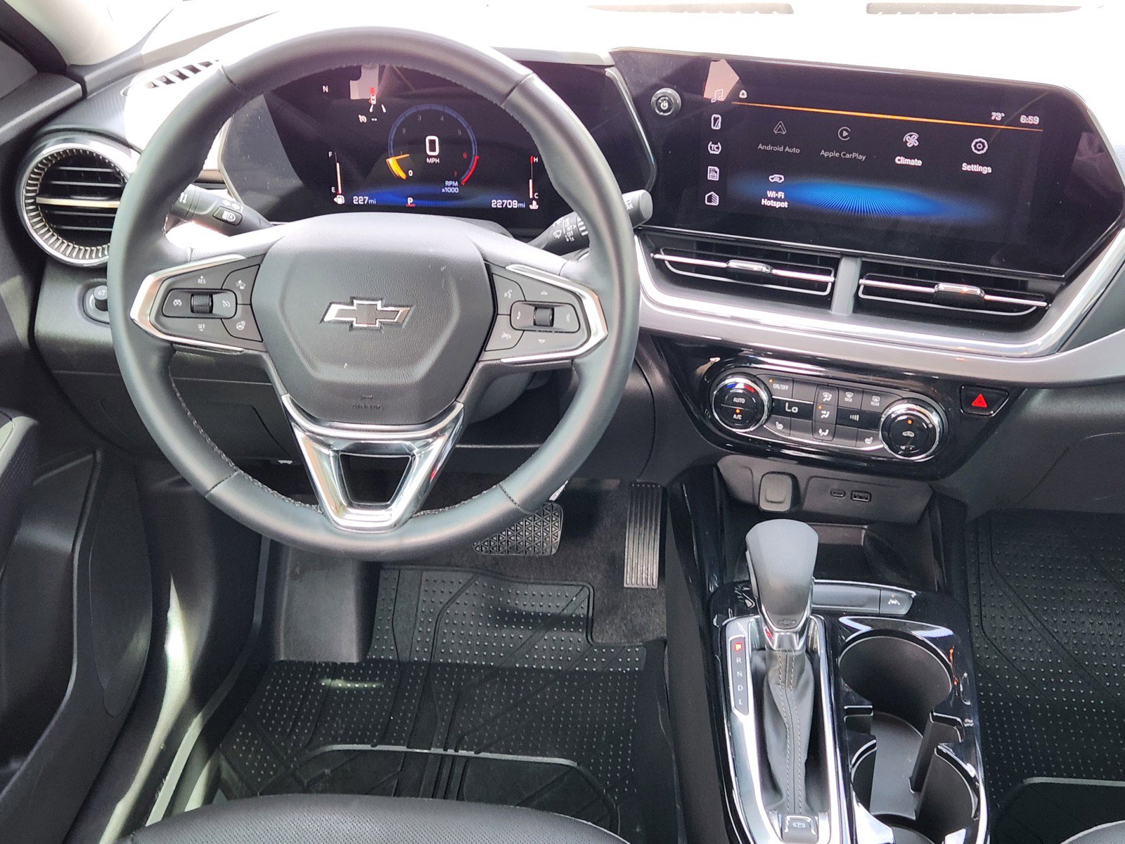 Used 2025 Chevrolet Trax ACTIV w/ Sunroof Package FWD image 10