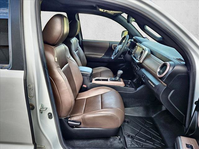Used 2022 Toyota Tacoma Limited AWD/4WD image 20