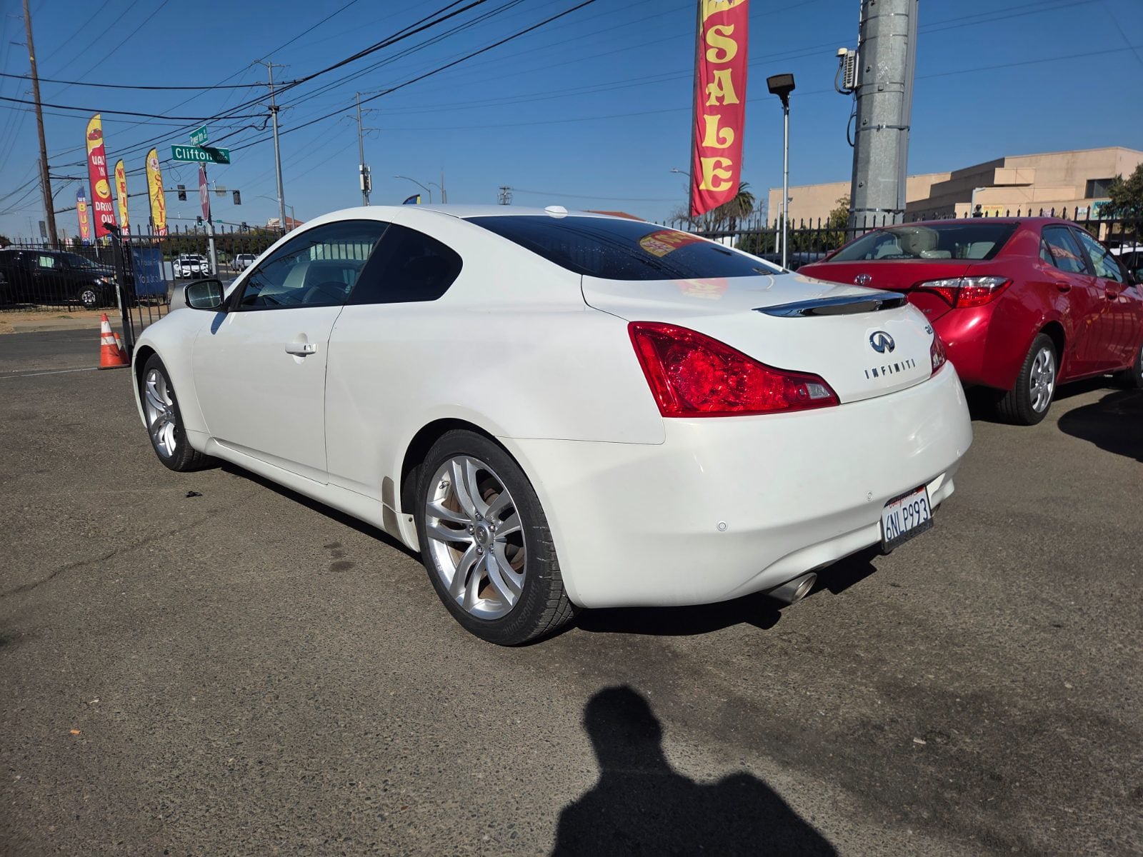 Used 2010 INFINITI G37 Journey w/ Premium Pkg RWD image 2