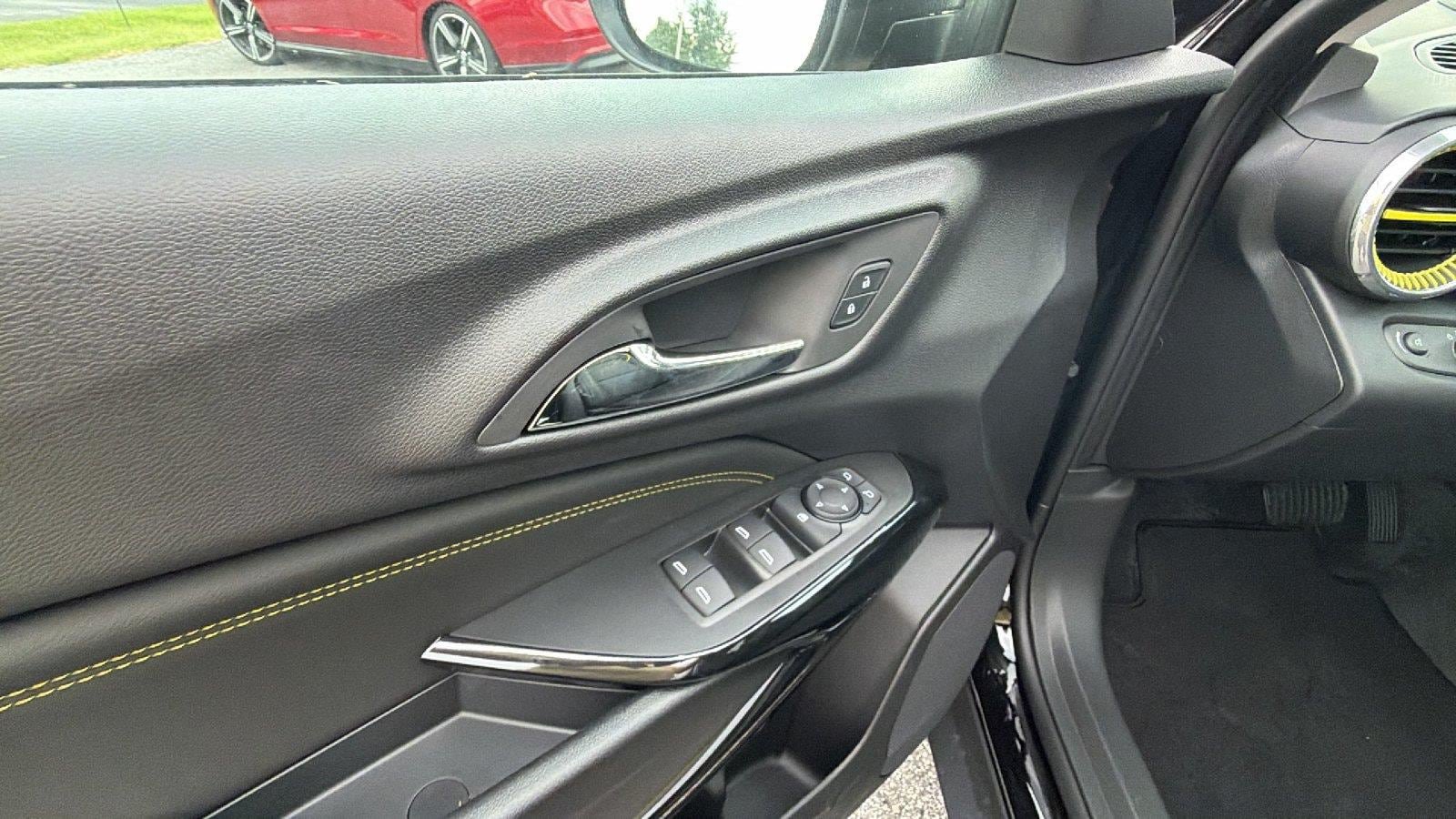 New 2026 Chevrolet Trax ACTIV w/ Sunroof Package FWD image 16