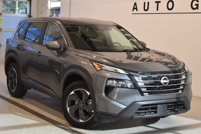 Used 2025 Nissan Rogue SV