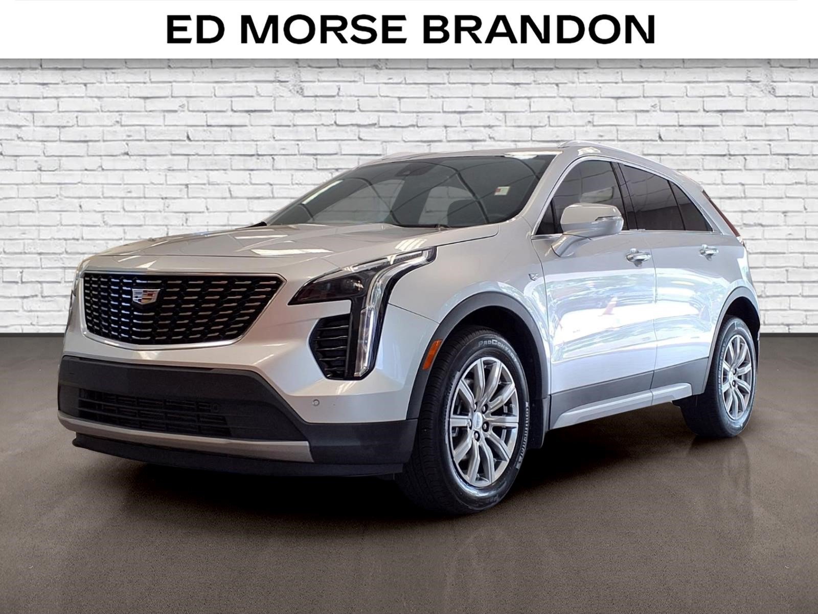 Used 2021 Cadillac XT4 Premium Luxury FWD image 1