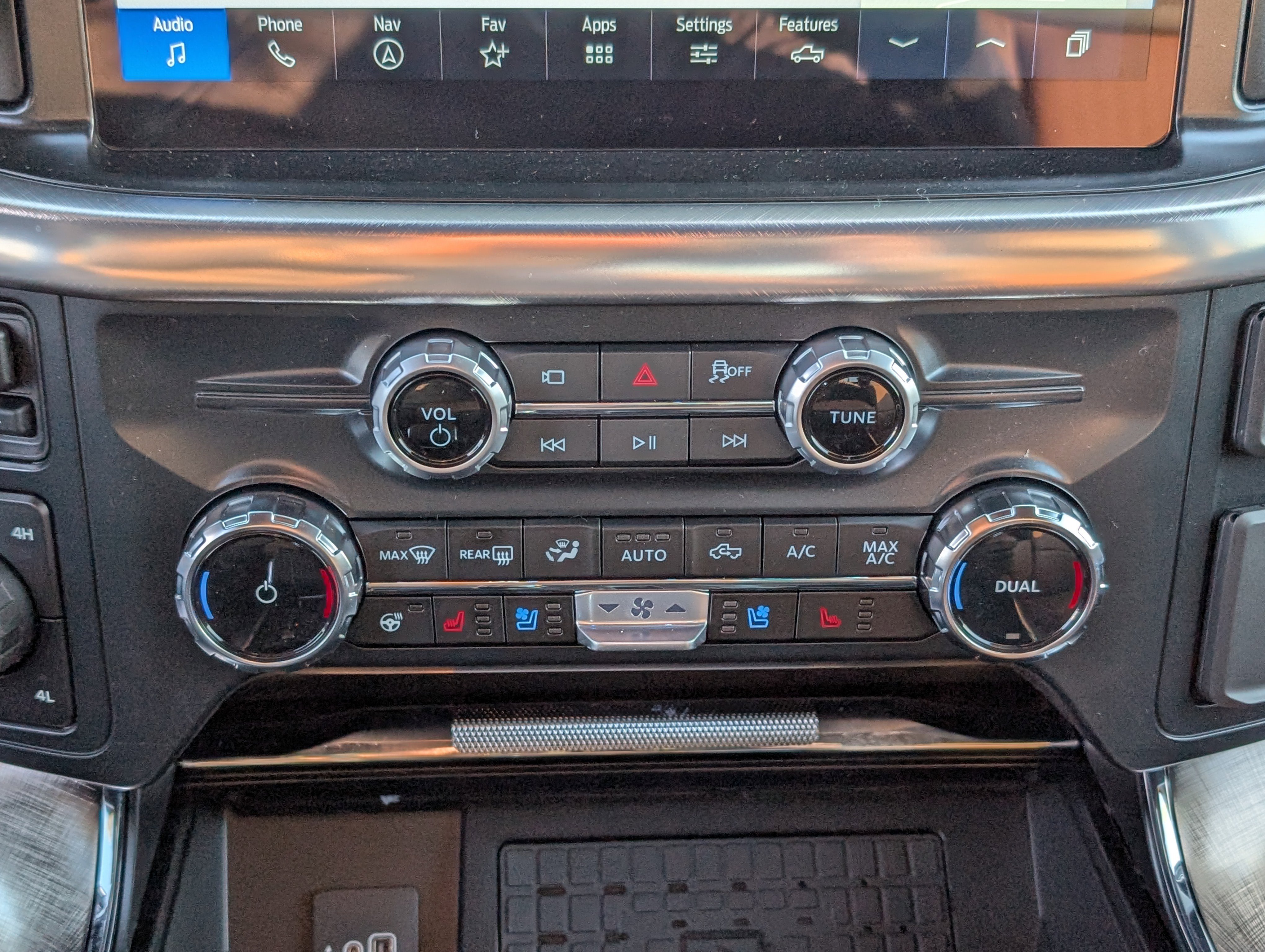 New 2026 Ford F150 King Ranch w/ Equipment Group 601A High image 30