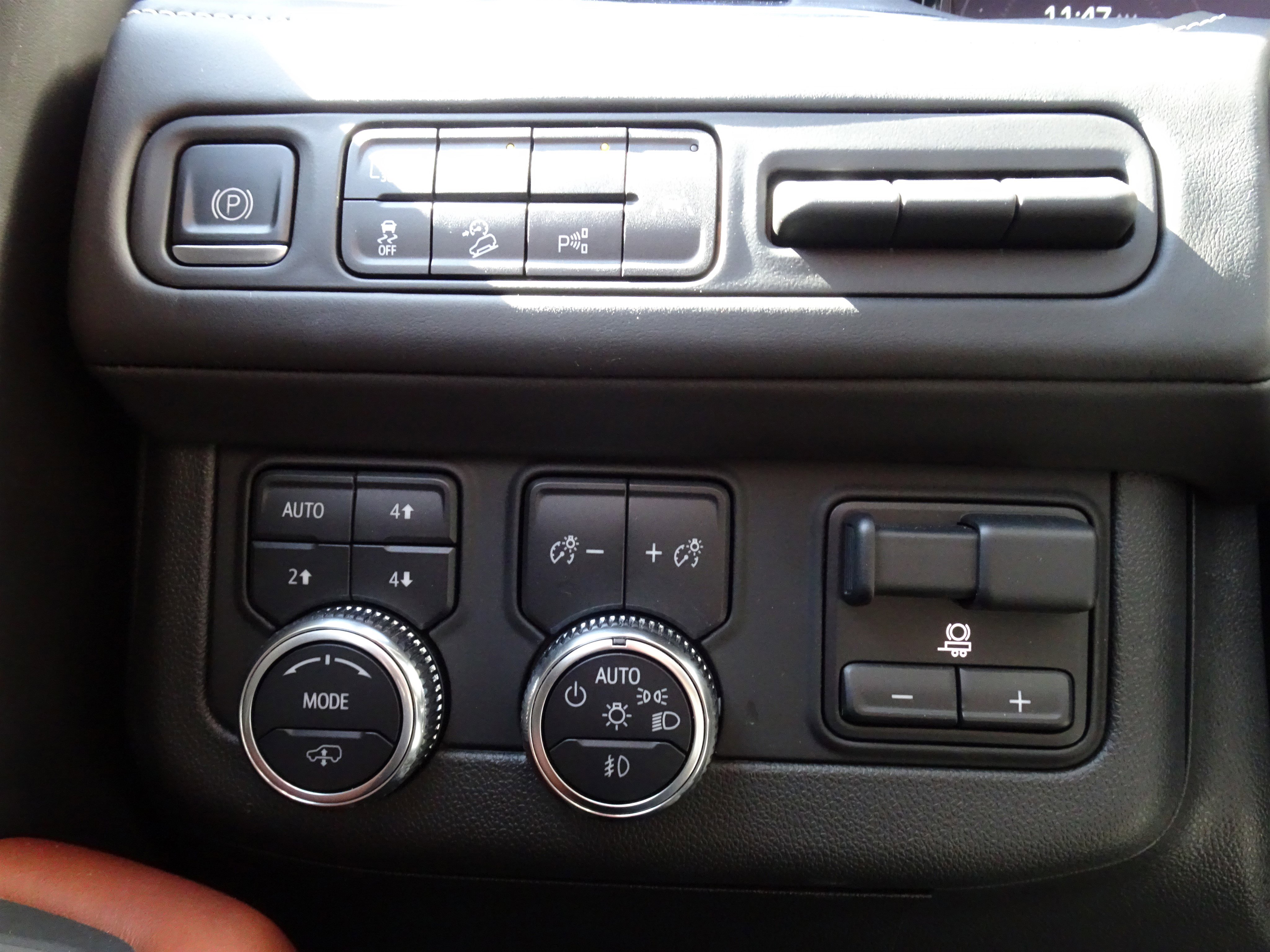 Used 2023 GMC Yukon Denali Ultimate image 26