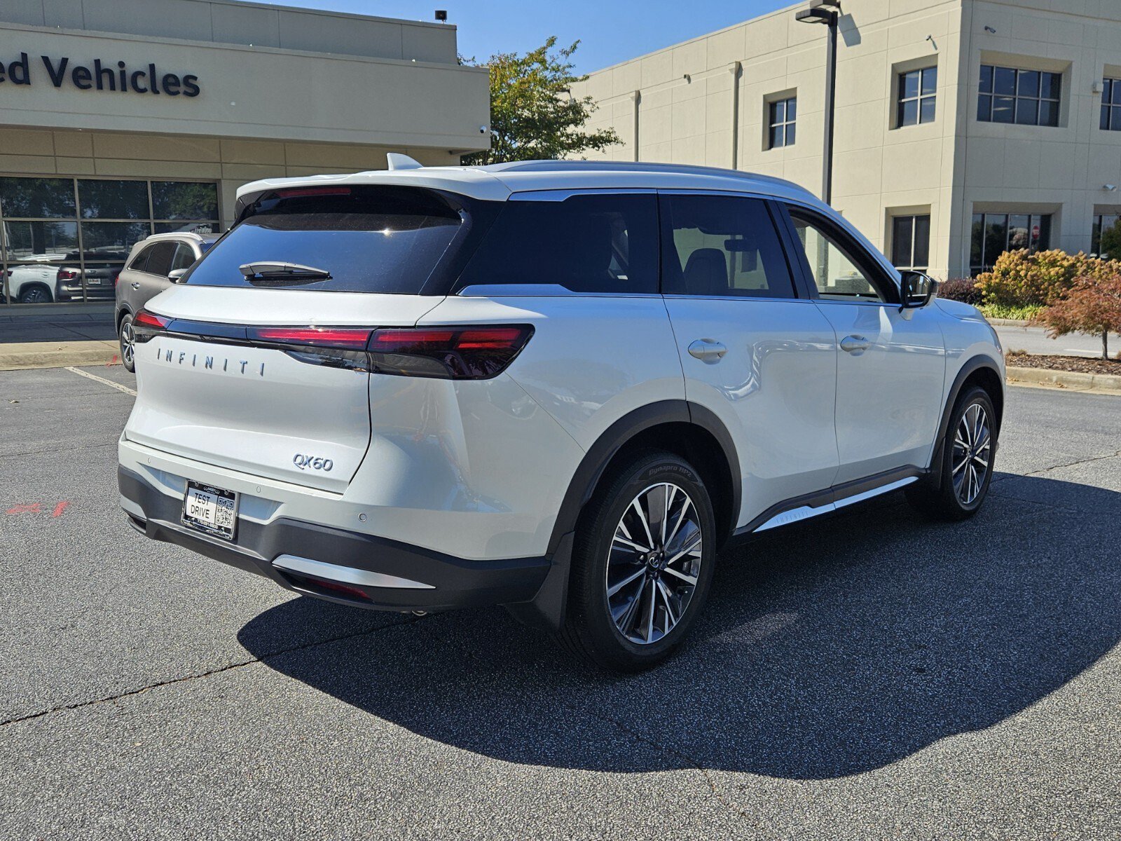 Used 2026 INFINITI QX60 Luxe w/ Cargo Package FWD image 6