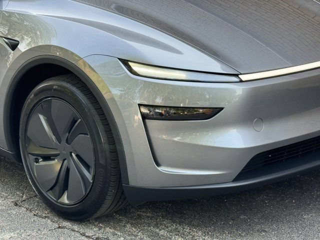 Used 2026 Tesla Model Y Long Range AWD/4WD image 3