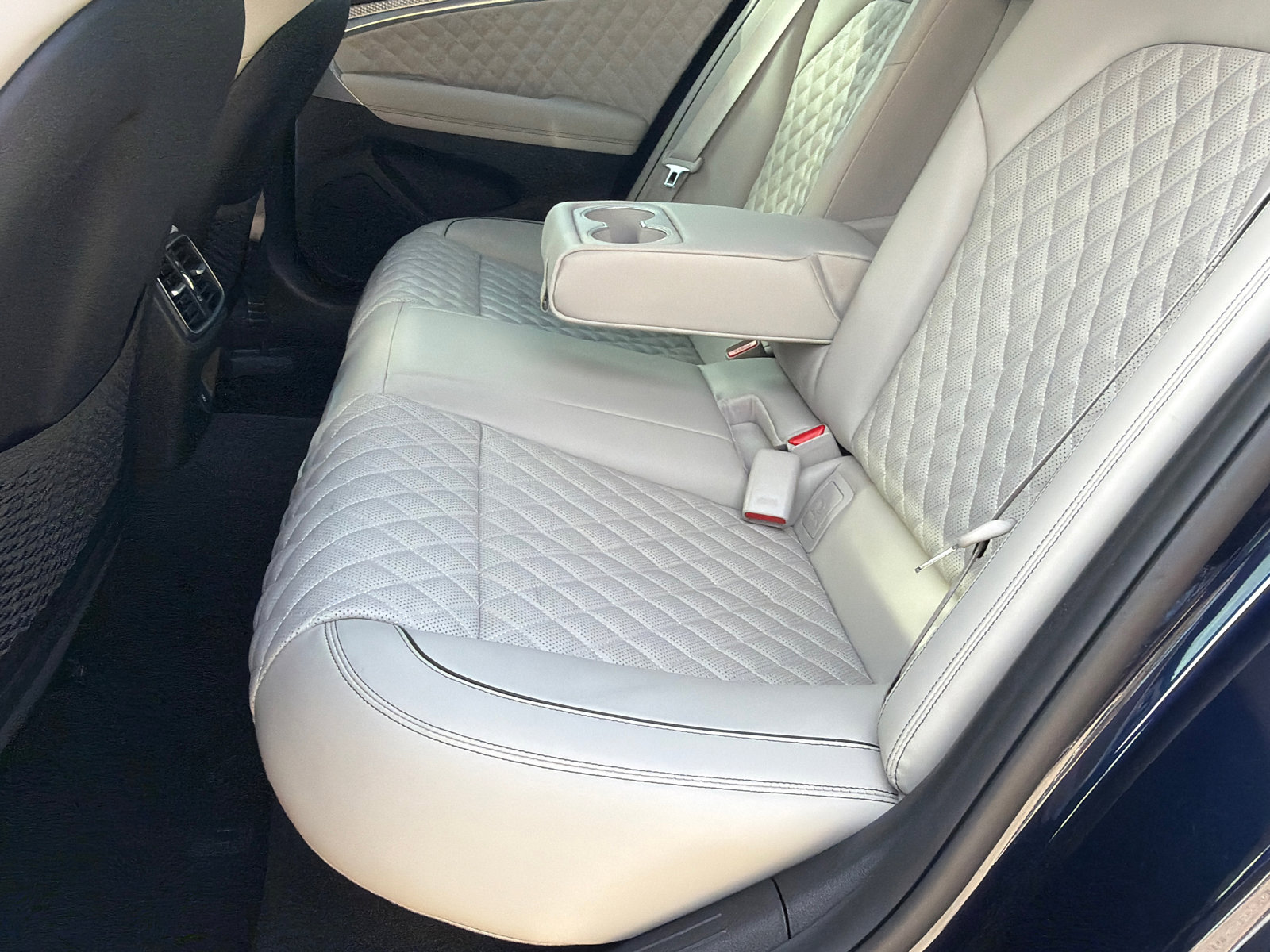 Used 2023 Genesis G70 3.3T w/ Sport Prestige Package image 21
