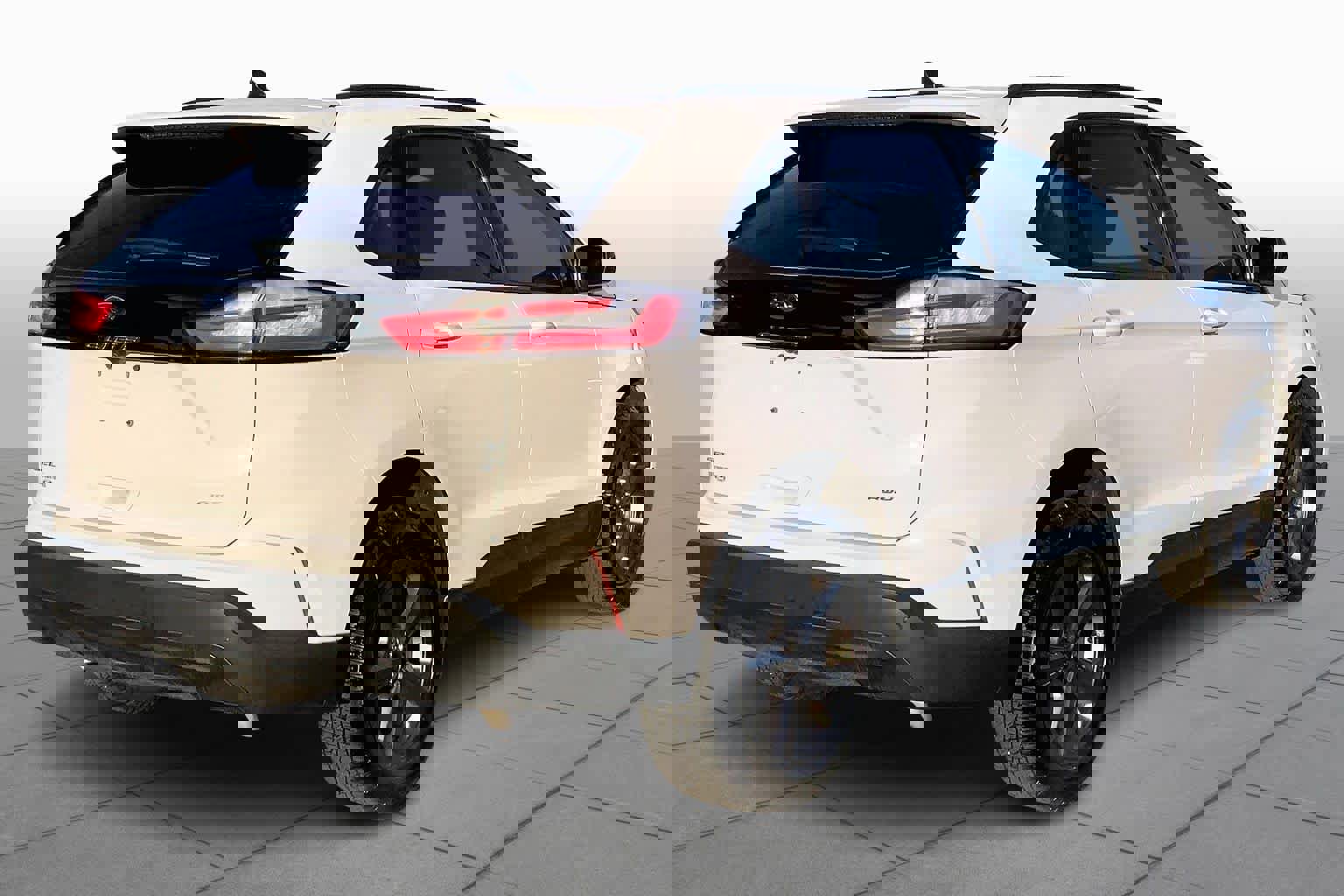 Used 2024 Ford Edge SEL w/ Sport Appearance Package image 13