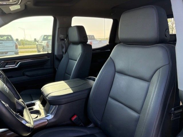 Used 2025 Chevrolet Silverado 1500 LT Trail Boss w/ Convenience Package II AWD/4WD image 9
