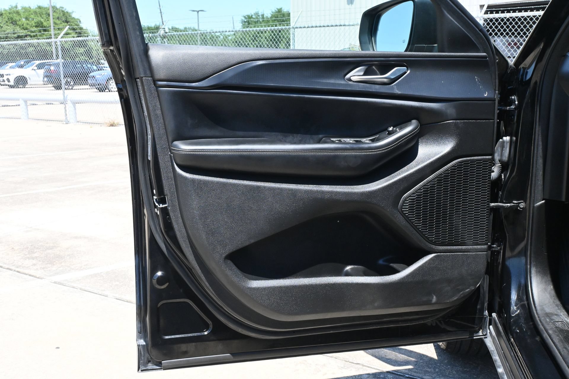 Used 2024 Jeep Grand Cherokee Laredo X RWD image 19