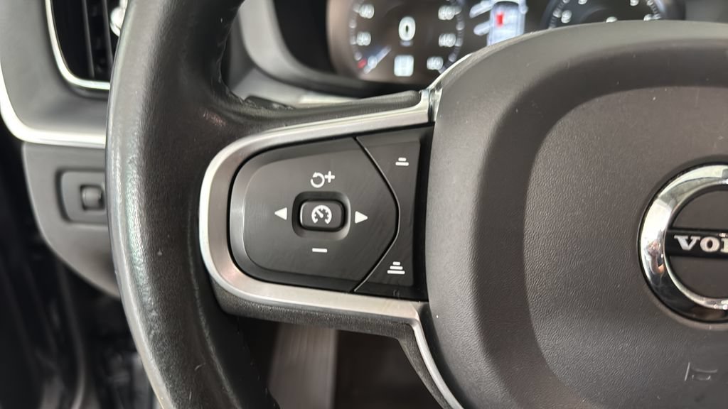 Used 2019 Volvo XC60 T6 Momentum w/ Advanced Package AWD/4WD image 20