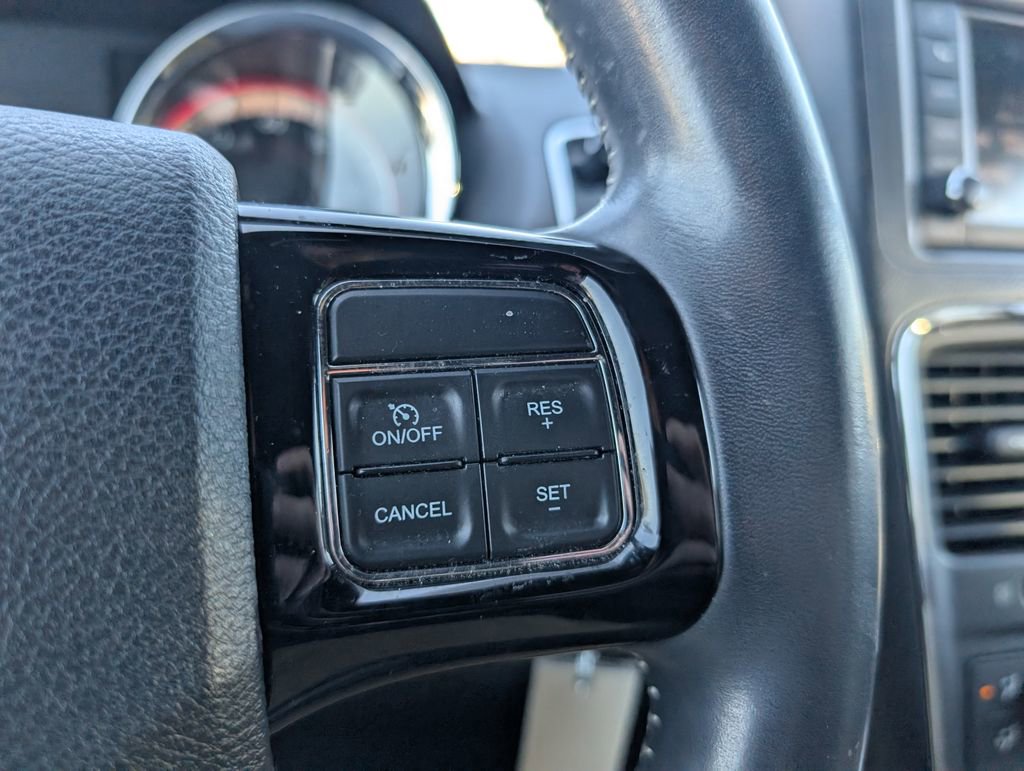 Used 2018 Dodge Grand Caravan SE image 15