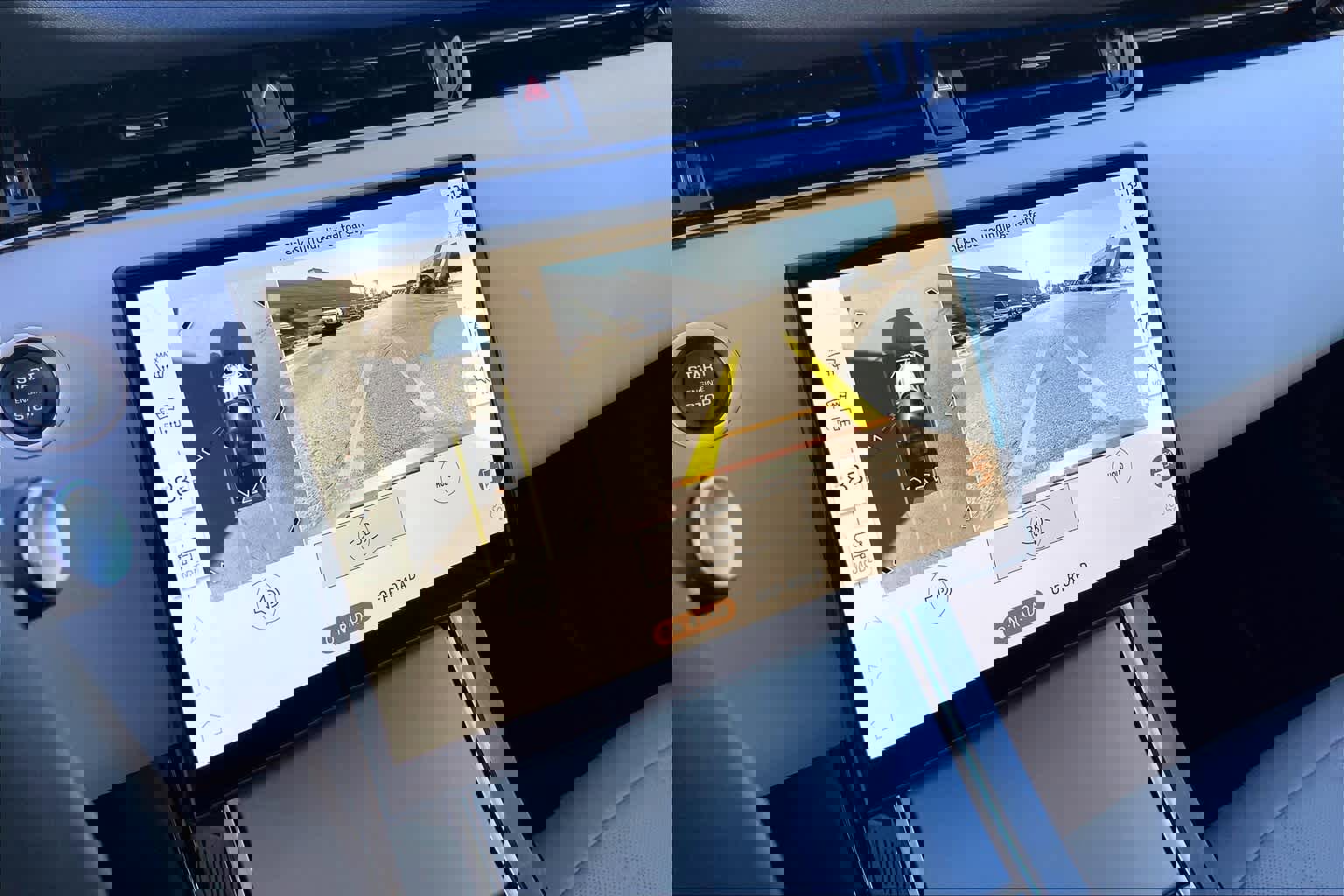 Used 2025 Land Rover Range Rover Evoque S image 16