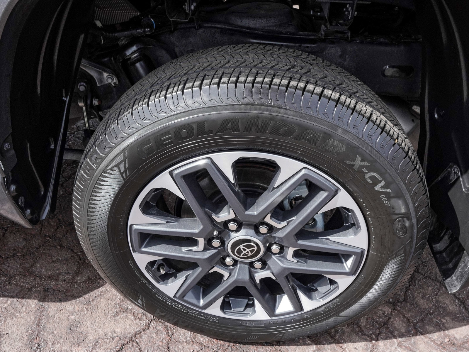 Used 2024 Toyota Tundra Limited AWD/4WD image 7