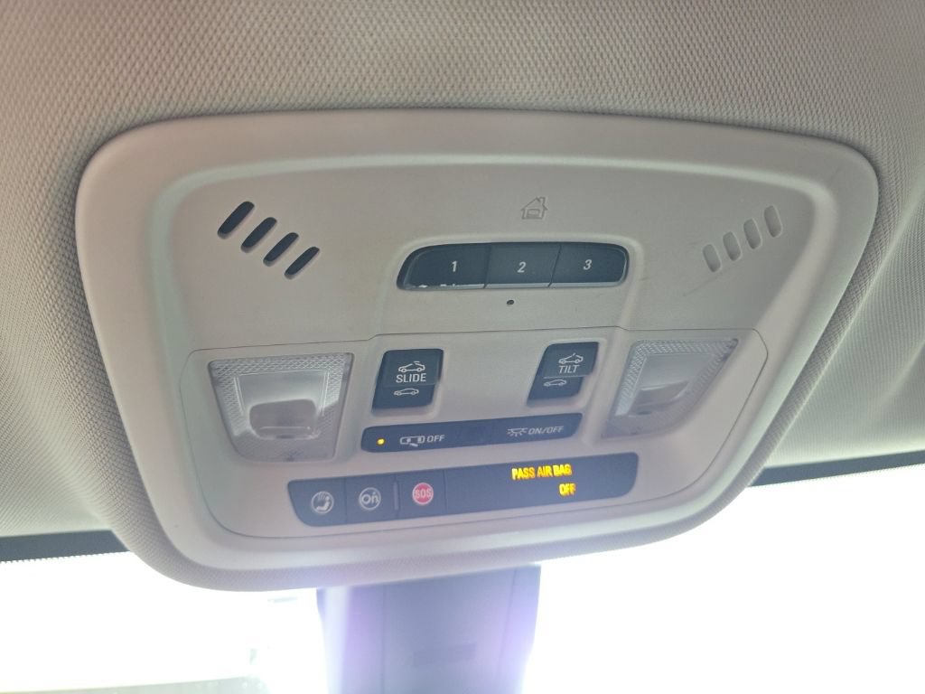 Used 2018 Chevrolet Traverse Premier AWD/4WD image 26