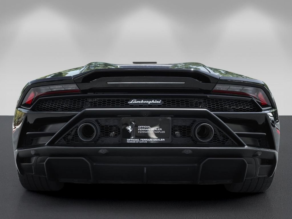 Used 2020 Lamborghini Huracan EVO RWD image 4