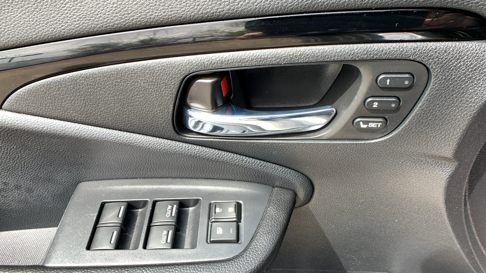 Used 2016 Honda Pilot Touring image 18