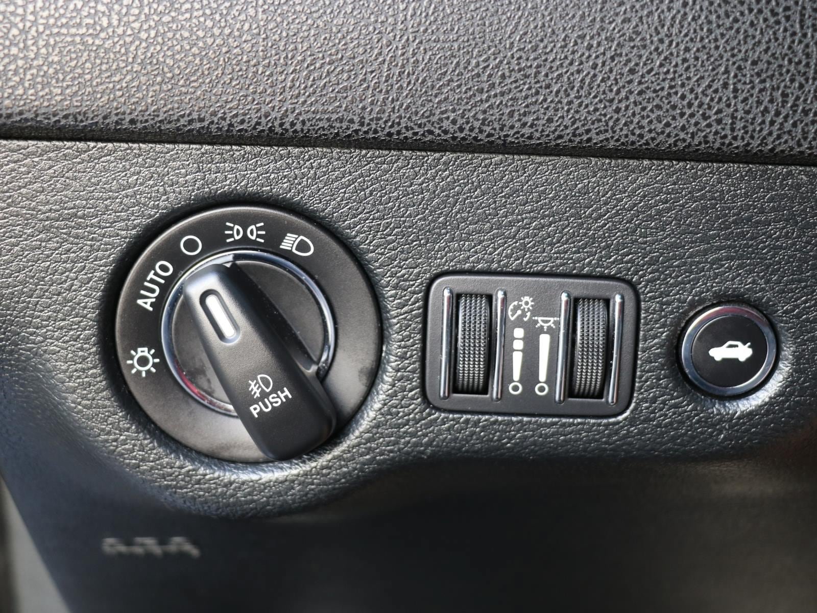 Used 2018 Chrysler 300 Limited w/ Safetytec Plus Group AWD/4WD image 16