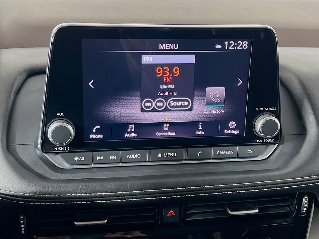Used 2022 Nissan Rogue SV AWD/4WD image 14