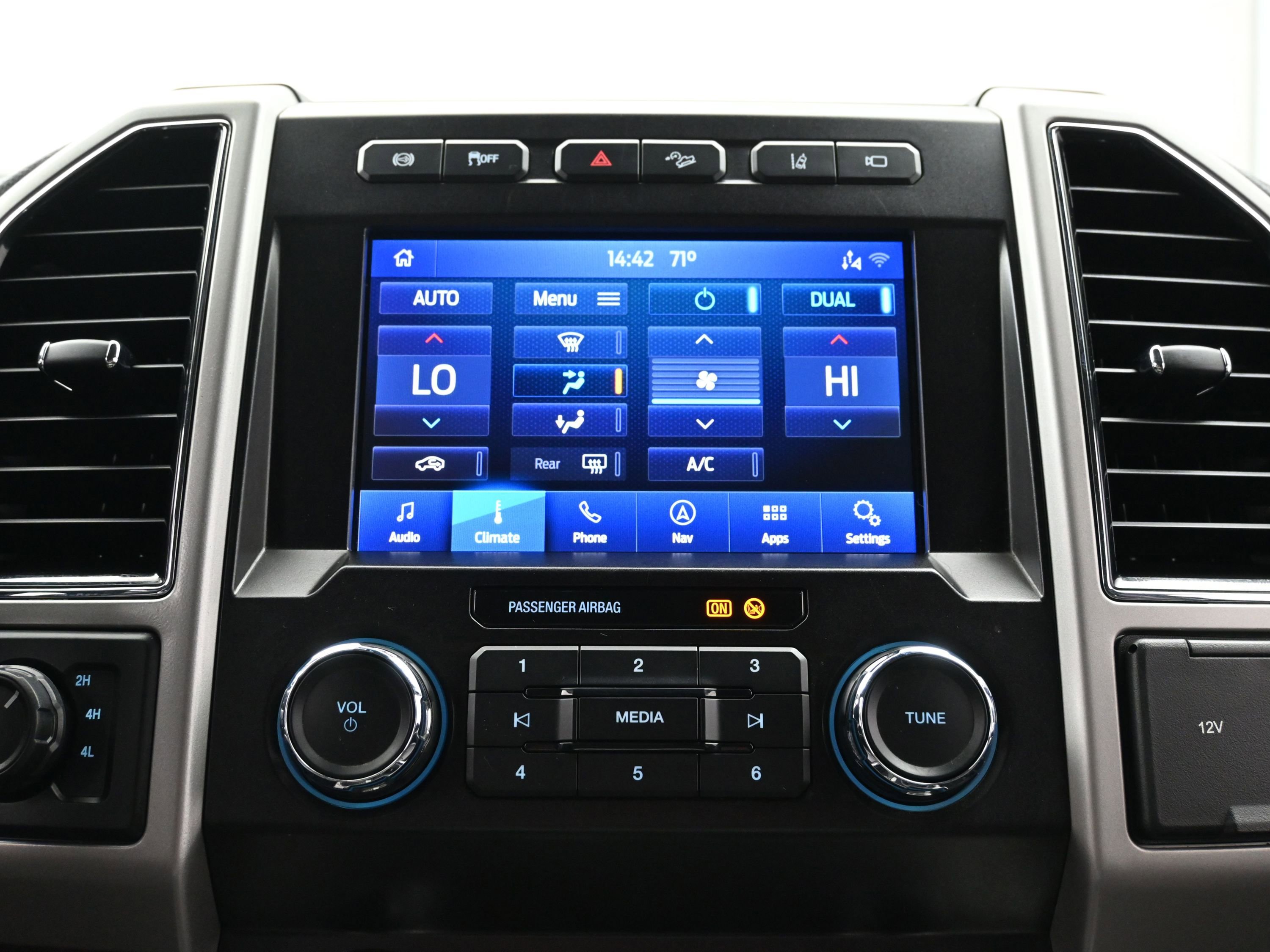 Used 2020 Ford F250 Lariat w/ Lariat Ultimate Package image 34