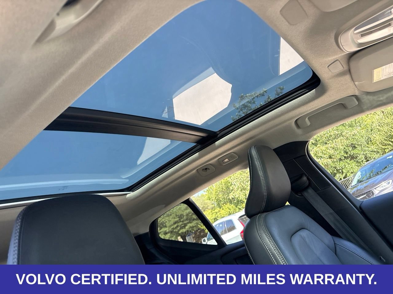 Certified 2024 Volvo XC40 B5 Plus w/ Protection Package Premier AWD/4WD image 15