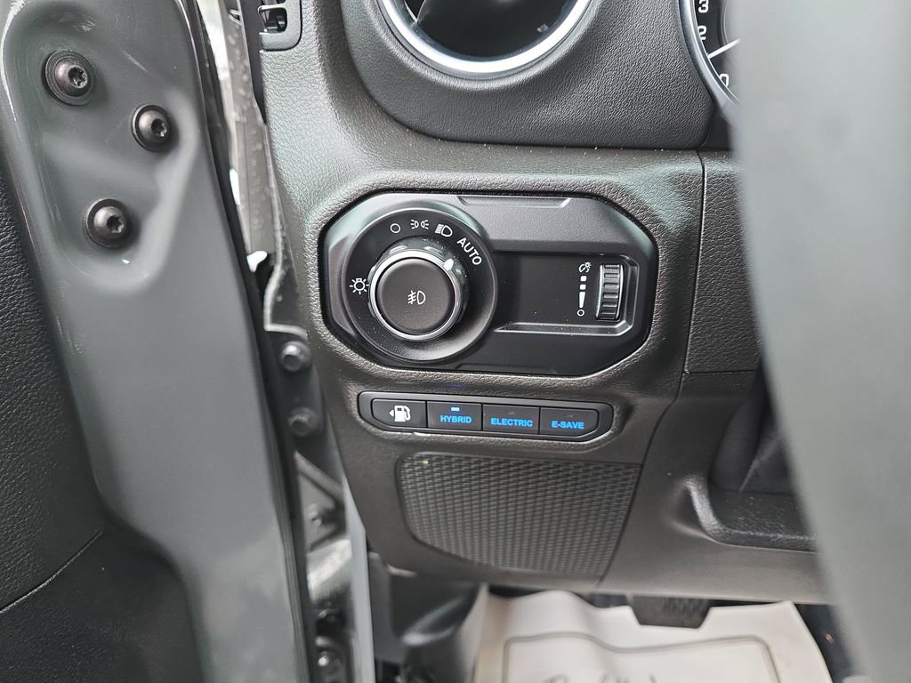 Used 2023 Jeep Wrangler Unlimited Sahara image 31