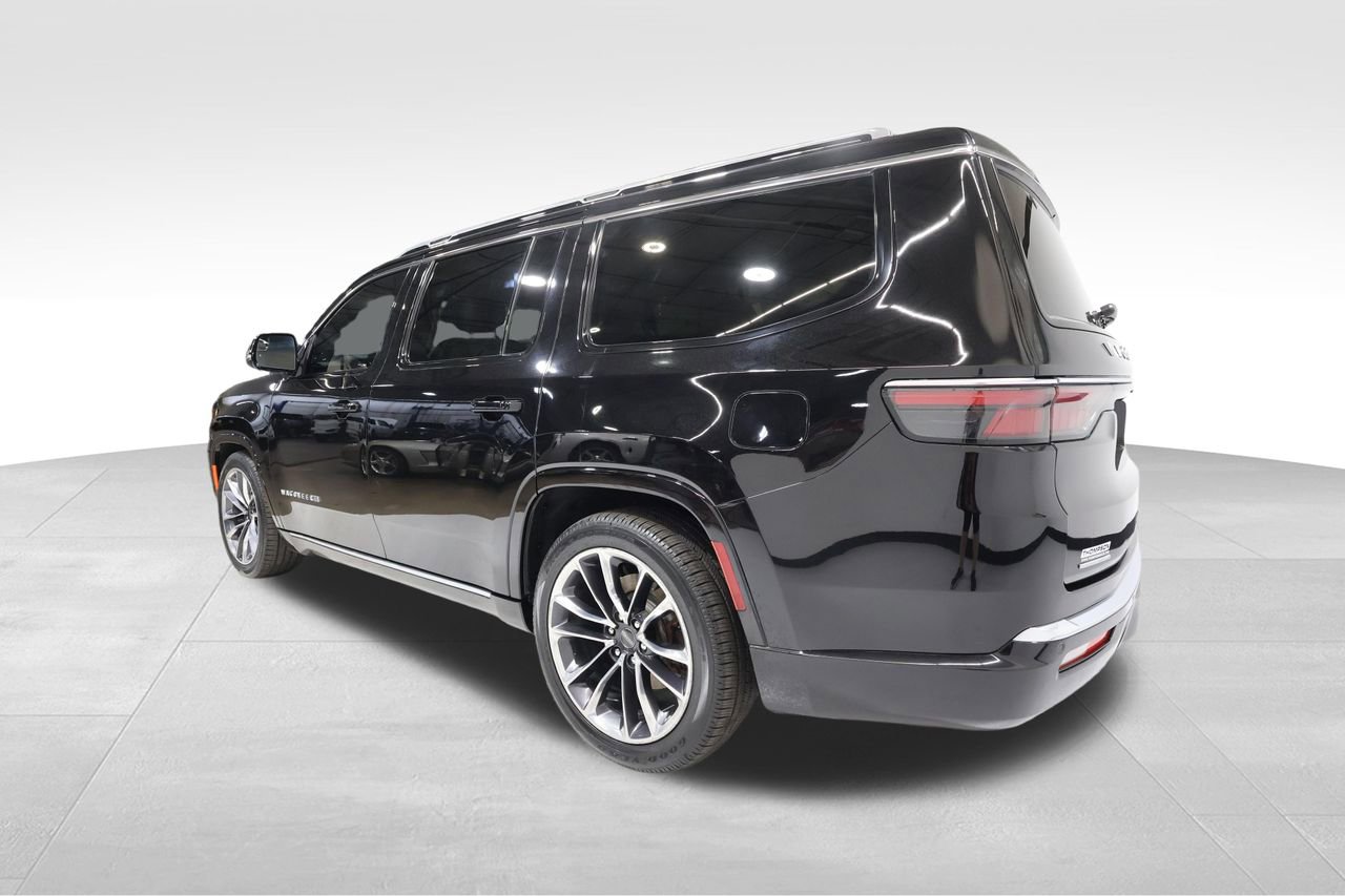 Used 2023 Jeep Wagoneer Series III w/ Premium Group I image 2