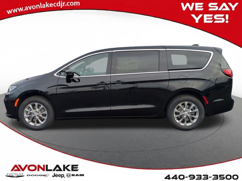 New 2026 Chrysler Pacifica Select video 3