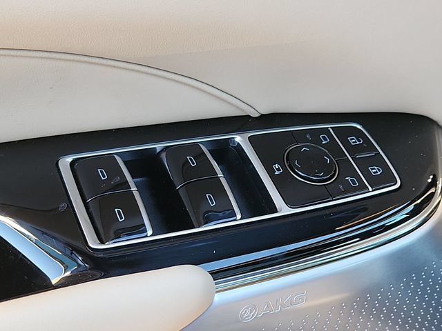 New 2026 Cadillac Lyriq Signature Sport w/ Nappa Leather Package AWD/4WD image 12