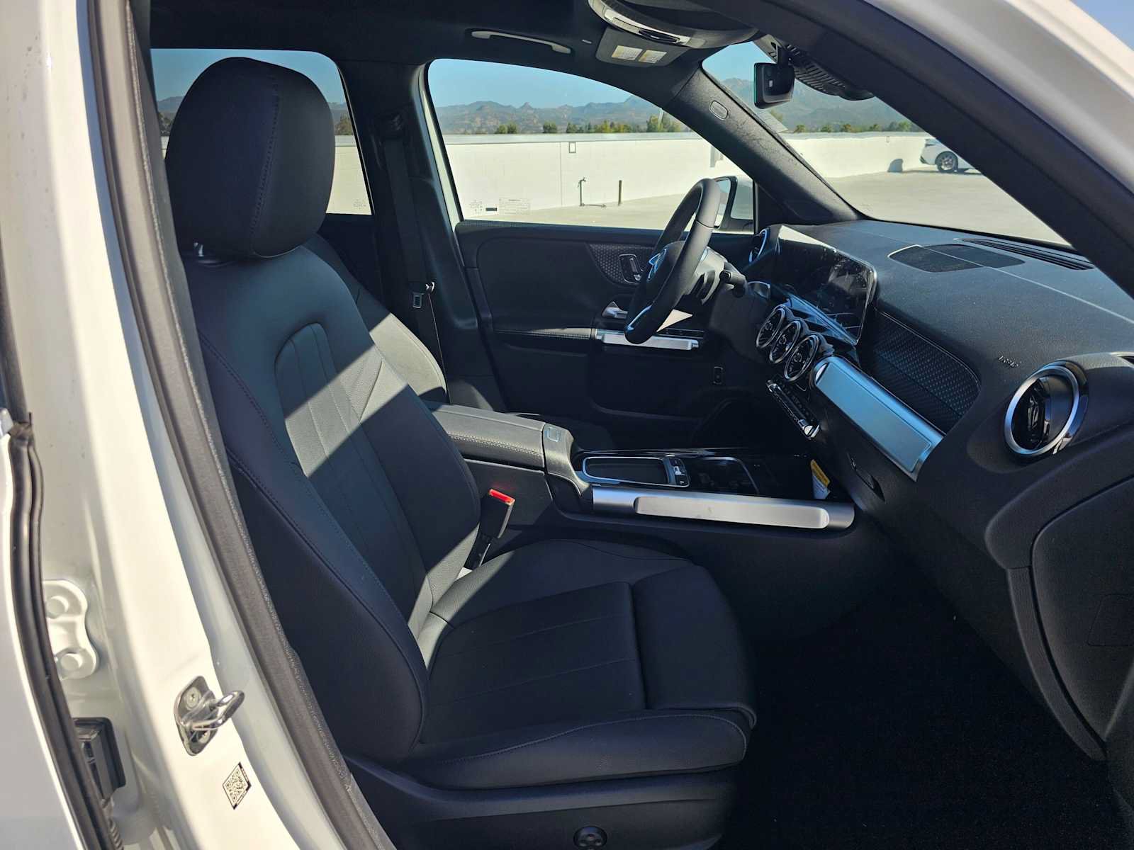 New 2026 Mercedes-Benz GLB 250 image 10