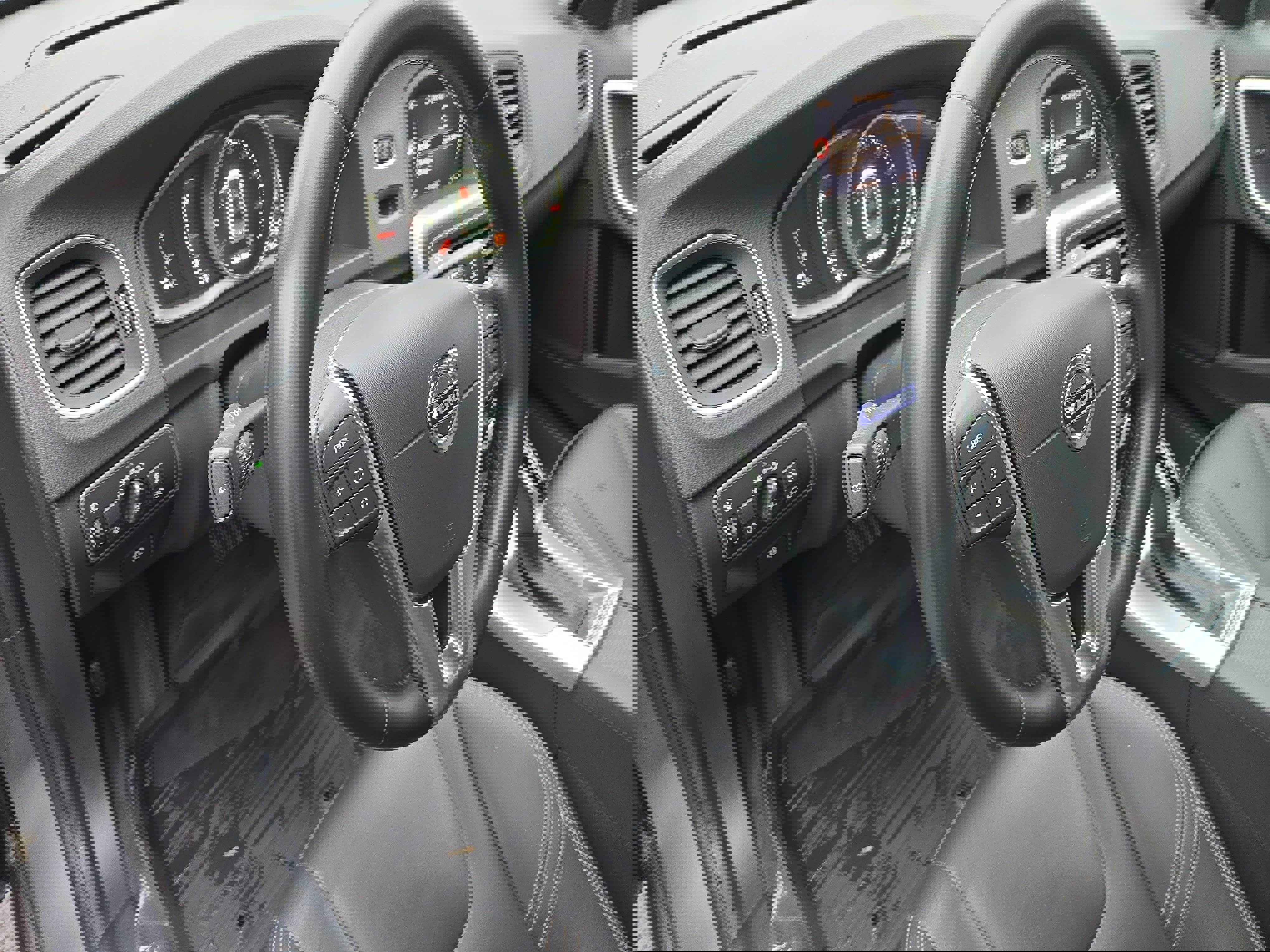 Used 2018 Volvo S60 T5 Dynamic w/ Vision Package image 15