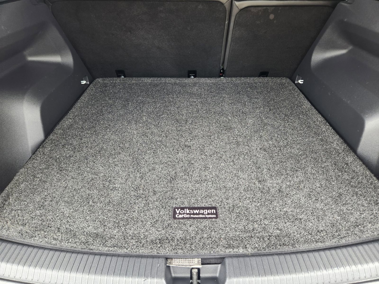 Used 2021 Volkswagen Atlas Cross Sport SE w/ Panoramic Sunroof Package FWD image 35