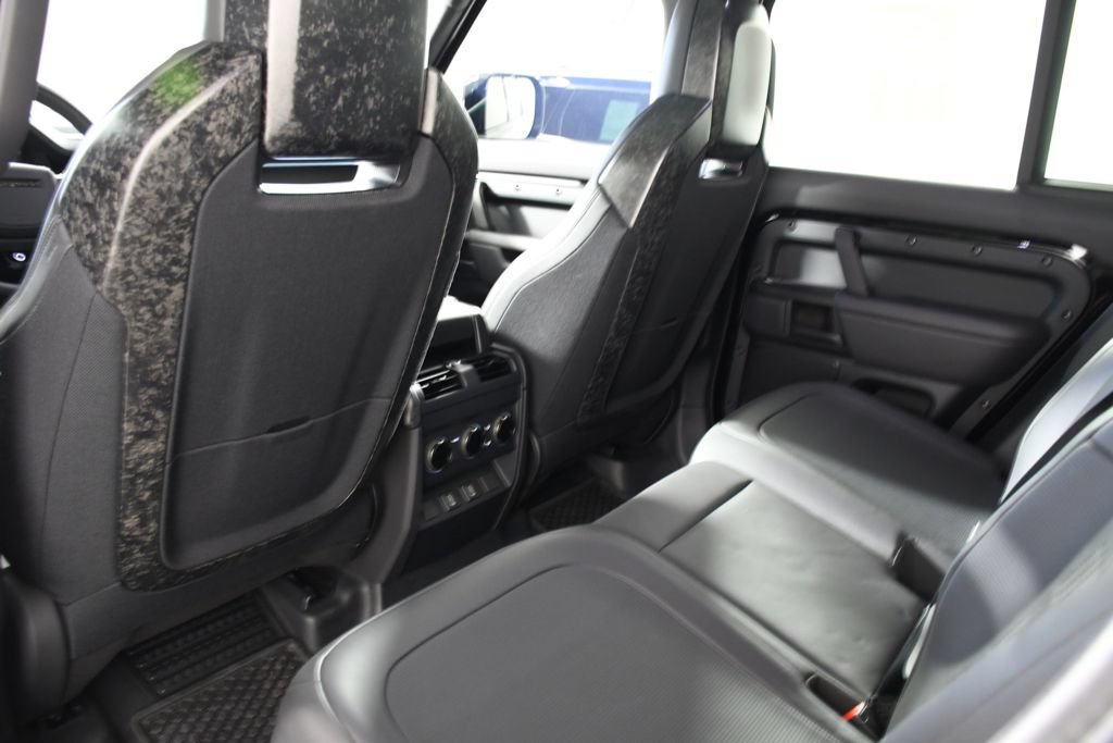 Used 2026 Land Rover Defender 110 OCTA AWD/4WD image 27