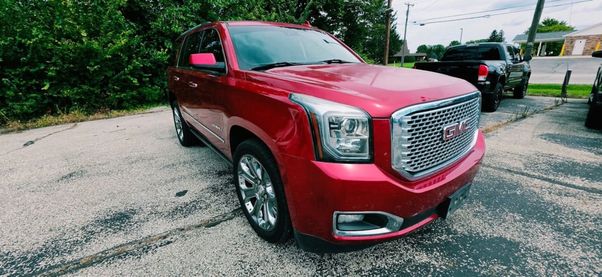Used 2015 GMC Yukon Denali w/ Premium Package AWD/4WD image 1