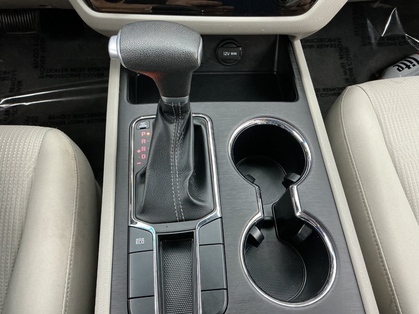 Used 2020 Kia Sedona L FWD image 35