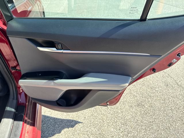 Used 2018 Toyota Camry SE FWD image 16