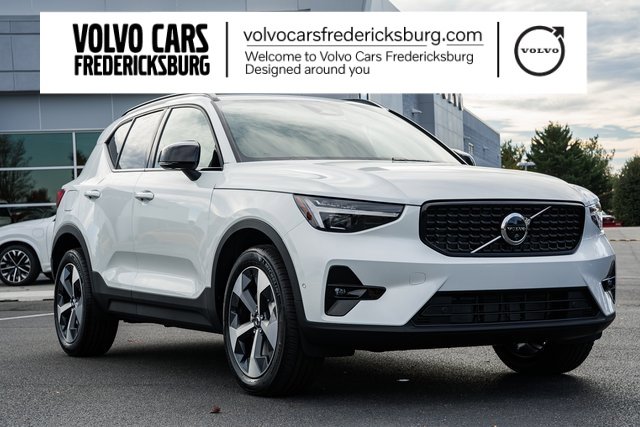 New 2026 Volvo XC40 B5 Plus w/ Protection Package Premier