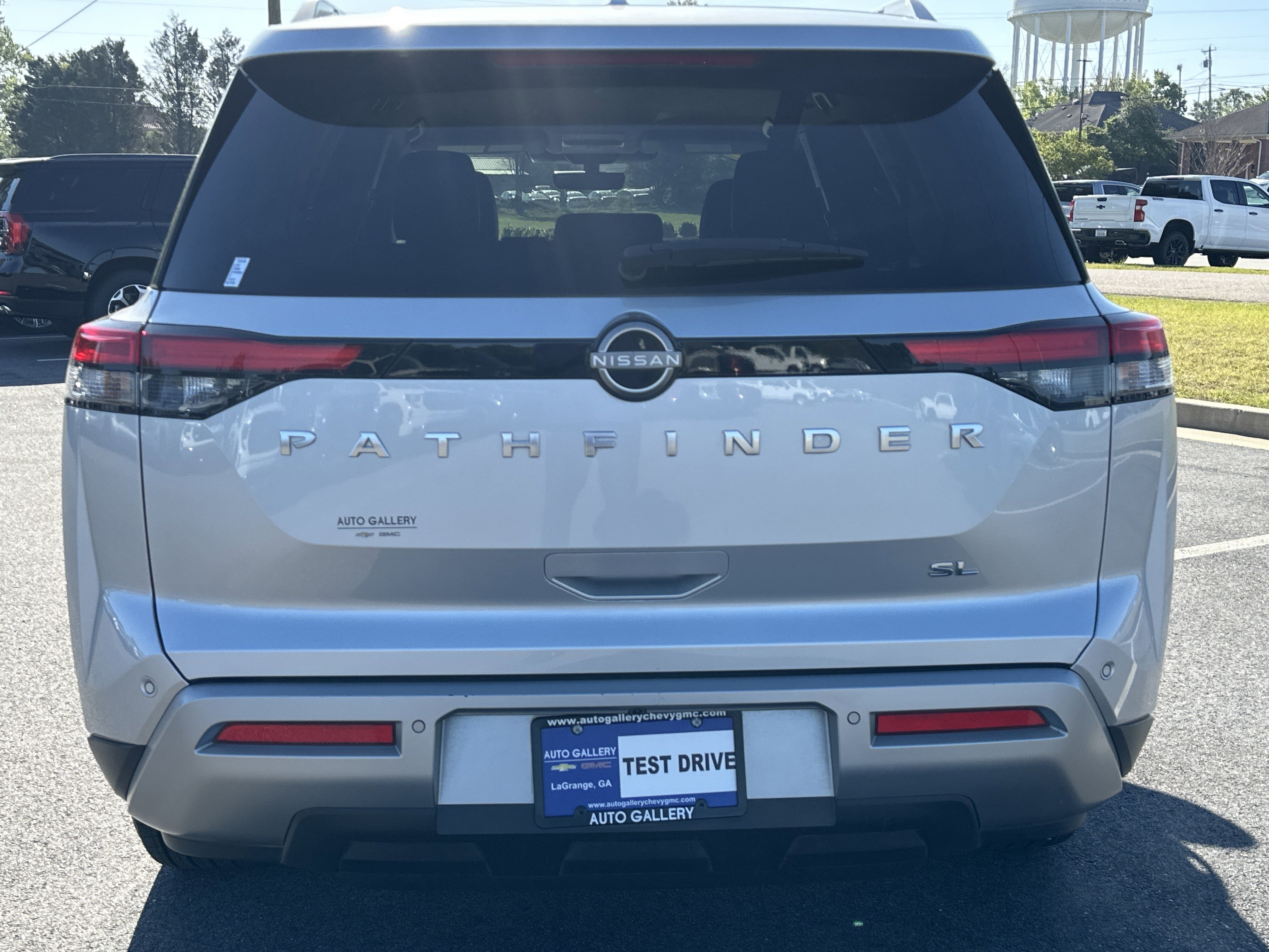 Used 2023 Nissan Pathfinder SL image 7