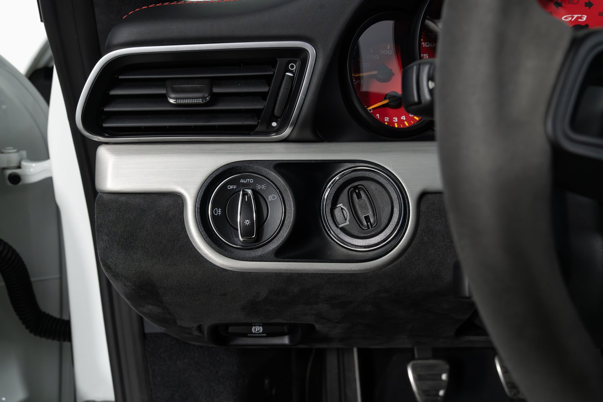 Used 2018 Porsche 911 GT3 RWD image 22